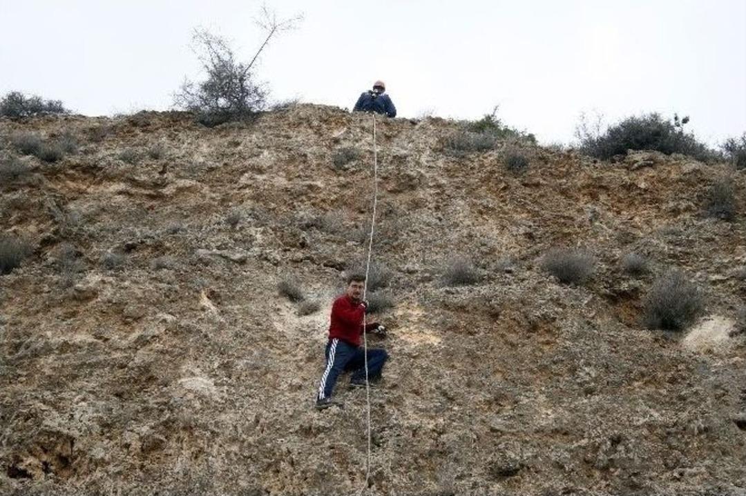 Dağda Mahsur Kalan Gencin S&ouml;zleri G&uuml;ld&uuml;rd&uuml;
