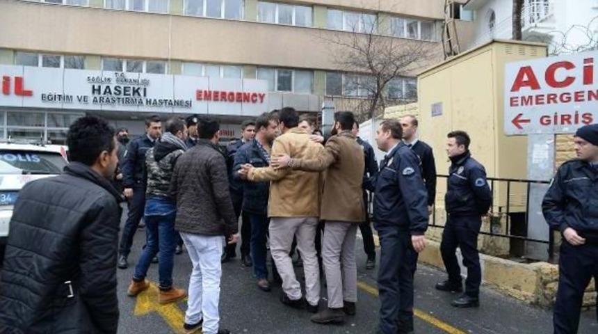 Hastane Bah&ccedil;esinde Yol Verme Kavgası