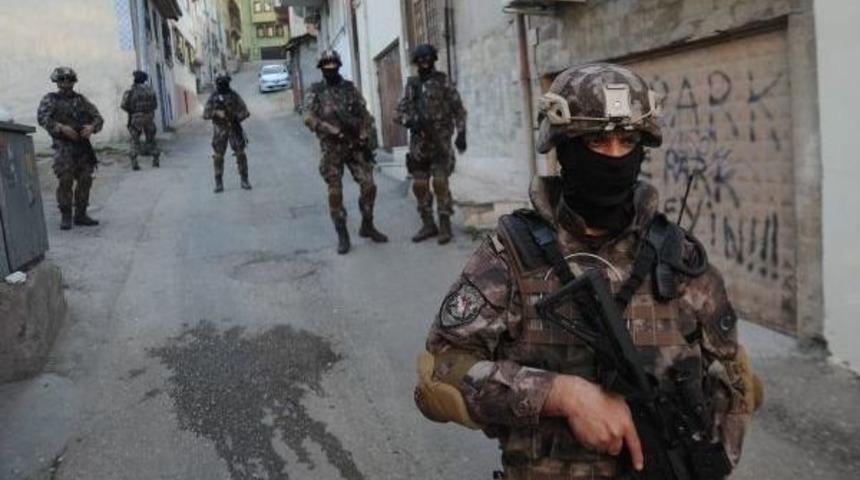 Helikopter Destekli Uyuşturucu Operasyonu: 31 G&ouml;zaltı