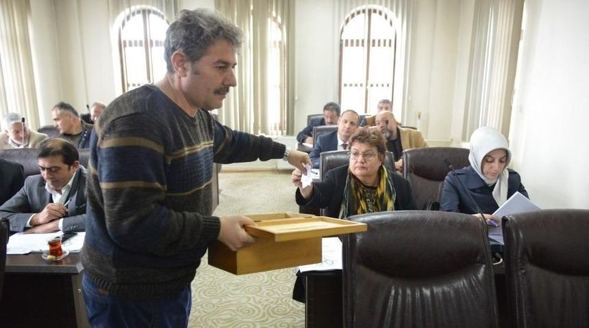 Belediye Meclisinde Kadın &Uuml;yelere Pozitif Ayrım