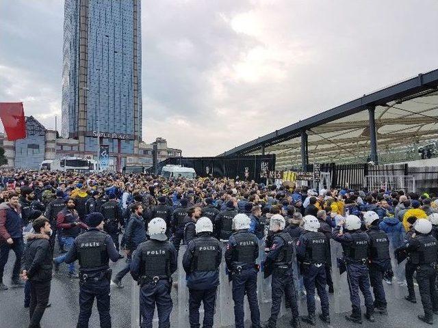 Fenerbahçeli Taraftarlar, Vodafone Arena’da