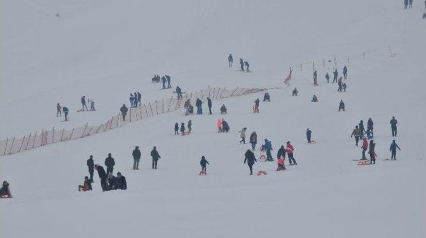 Muş Kayak Merkezi Cıvıl Cıvıl