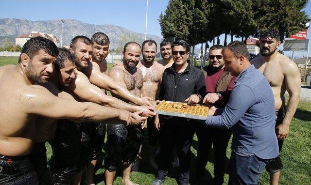 Döşemealtı Güreş Takımı Yağlı Antrenmanlara Başladı