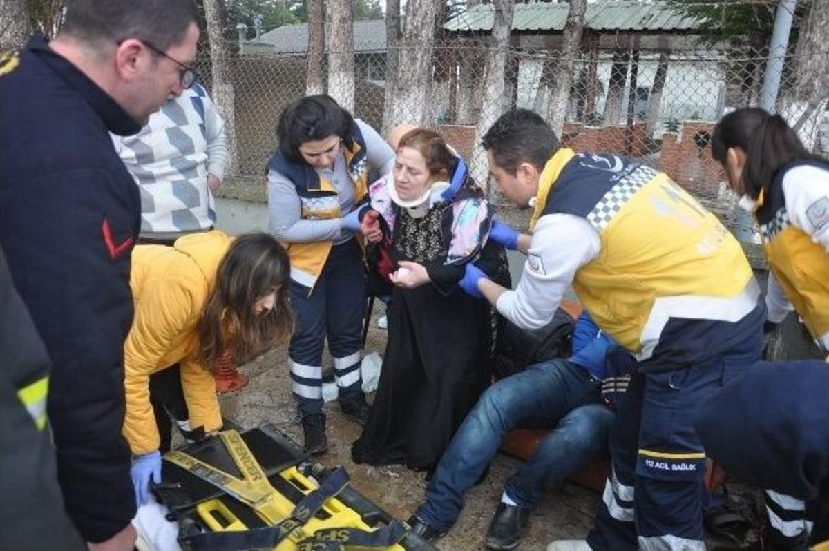 Duvara &Ccedil;arpan Otomobilde Can Pazarı
