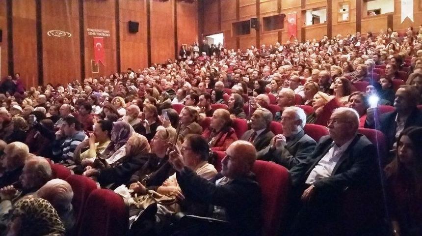 Sanat M&uuml;ziği Konseri İ&ccedil;in Salonu Doldurdular