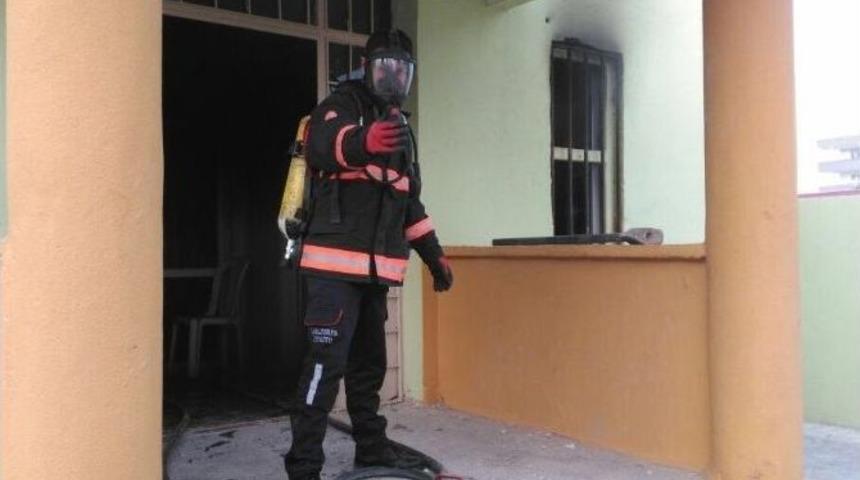 Halk Eğitim Merkezinde &Ccedil;ıkan Yangın S&ouml;nd&uuml;r&uuml;ld&uuml;