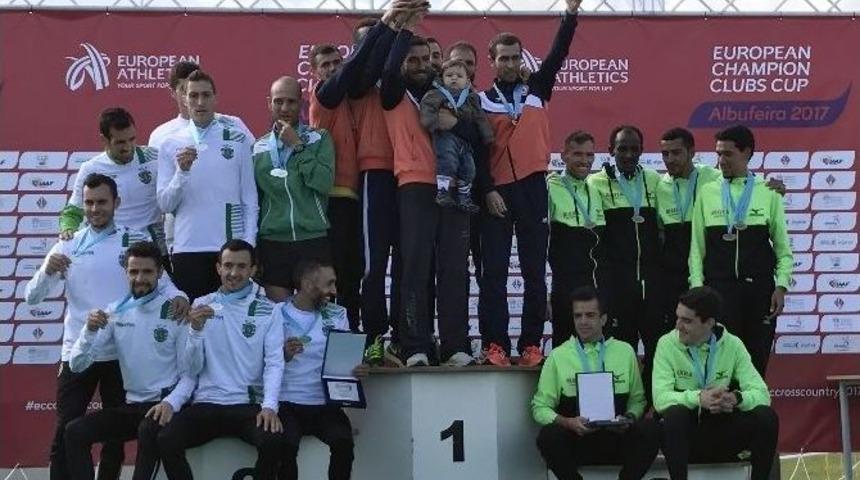 İstanbul B&uuml;y&uuml;kşehir, Avrupa Kul&uuml;pler Kros Şampiyonu Oldu