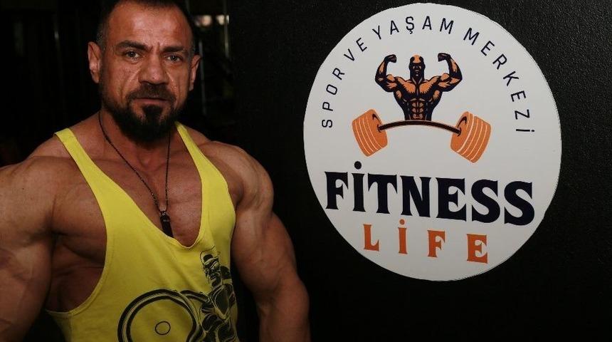 Batmanlı Hasan G&uuml;ler V&uuml;cut Geliştirme Şampiyonu Oldu