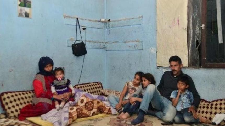 4 &Ccedil;ocuklu Ailenin Tek Odalı Evde Yaşam M&uuml;cadelesi