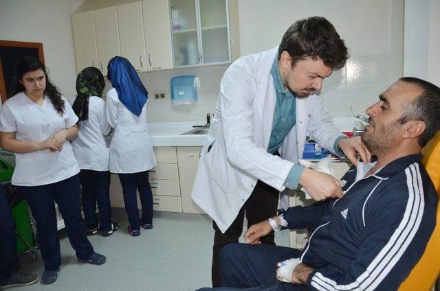 Muş&rsquo;ta 8 Saatlik Boyun Diseksiyonu Ameliyatı 1