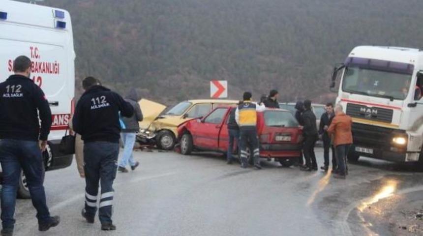 Tavşanlı'da Kaza: 6 Yaralı
