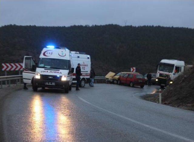 Tavşanlı da Kaza: 6 Yaralı 1