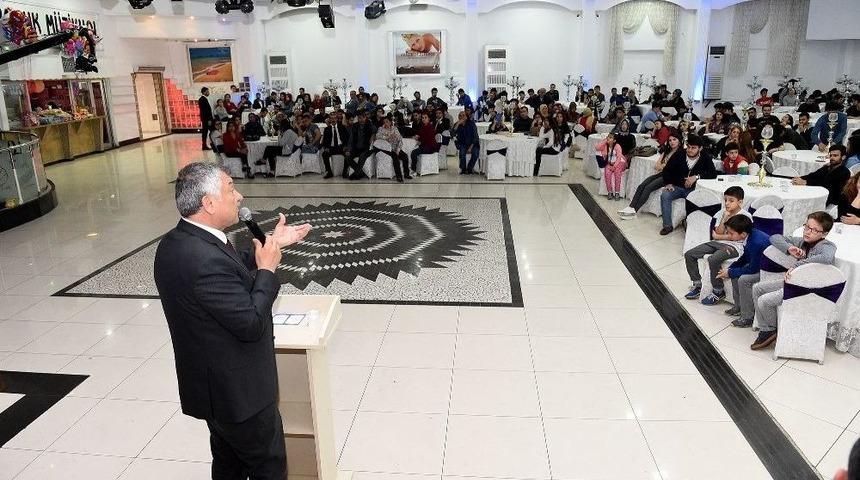 Karalar: "gen&ccedil;ler &Uuml;lkenin Geleceğiyle Yakından İlgilenmeli"