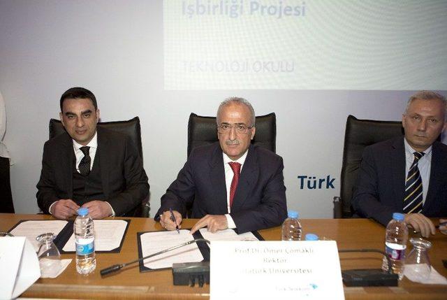 Atat&uuml;rk &Uuml;niversitesi İle T&uuml;rk Telekom Arasında İşbirliği Protokol&uuml; İmzalandı 1