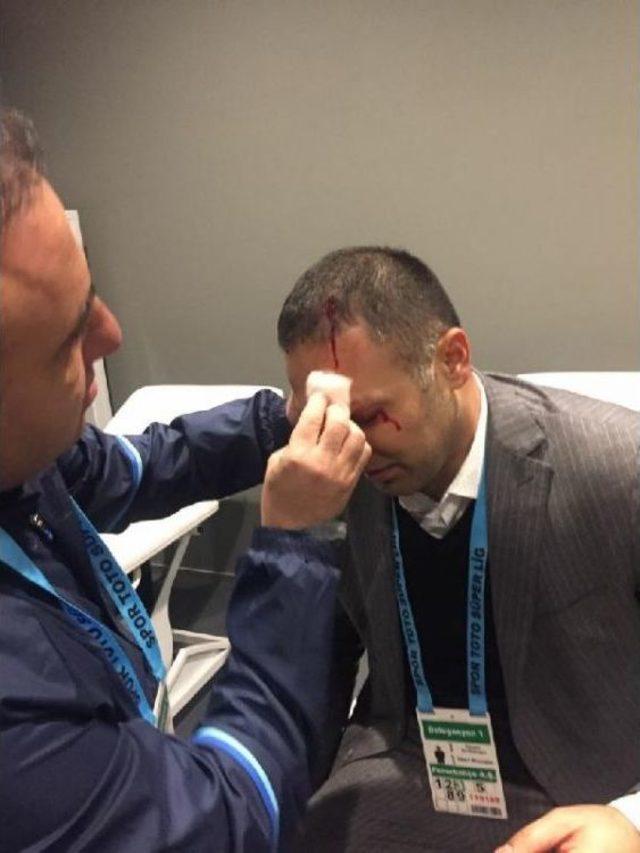 Fenerbah&ccedil;e Menajeri &Ccedil;etinkaya nın Başı Yarıldı 2