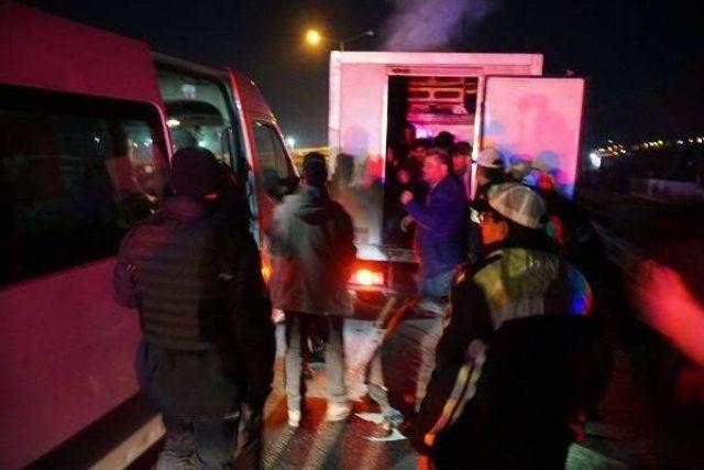 Tekirdağ’Da Çalıntı Kamyonetten 25 Kaçak Çıktı