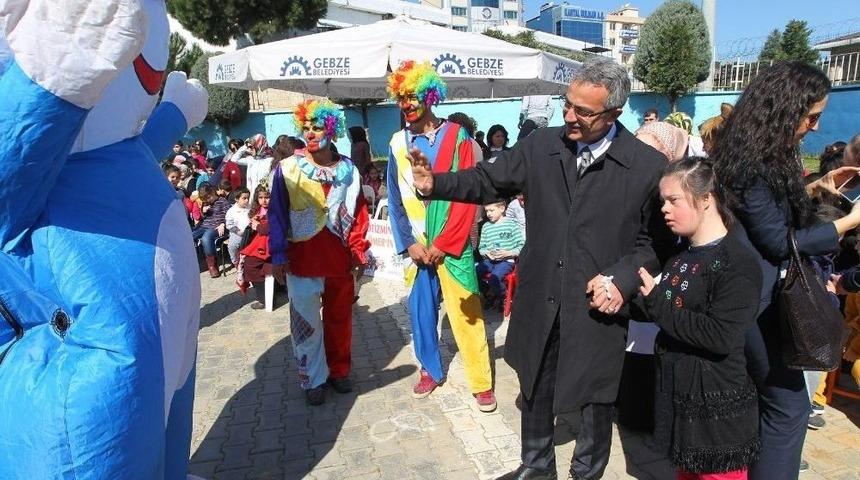 Başkan K&ouml;şker, D&uuml;nya Otizm Ve Farkındalık G&uuml;n&uuml; Etkinliğine Katıldı