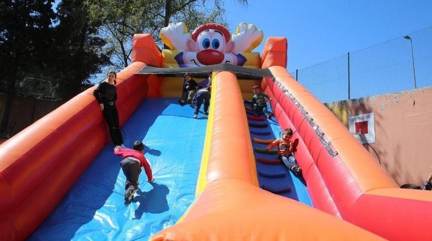 Ey&uuml;p&rsquo;te Okul Şenlikleri Başladı