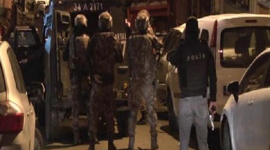 İstanbul Polisinden Ter&ouml;r Operasyonu...