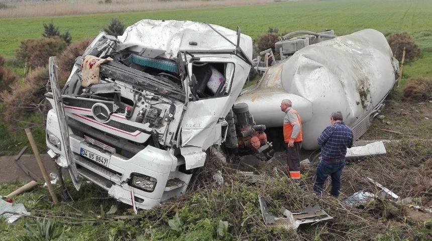 Silivri&rsquo;de Tanker Kazası: 1 Yaralı