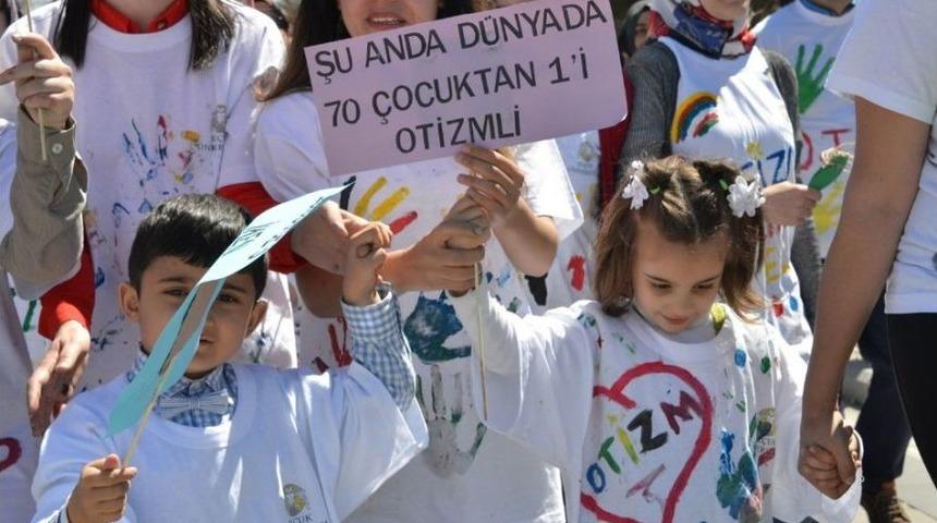 Sel&ccedil;uk &Uuml;niversitesinde, &lsquo;otizm Farkındalığı&rsquo; Y&uuml;r&uuml;y&uuml;ş&uuml;