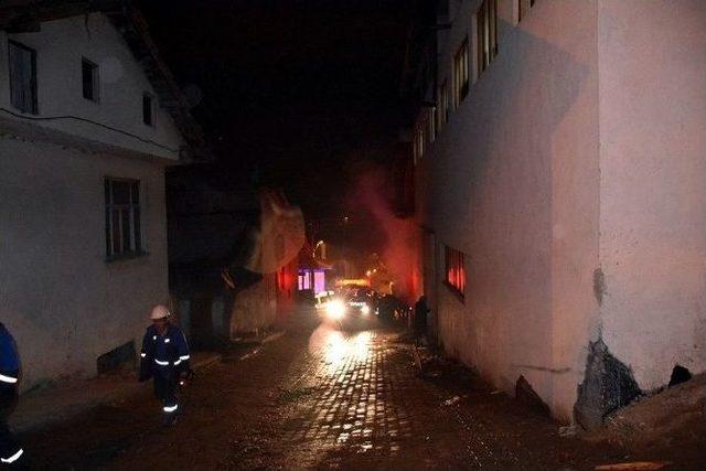 Tosya’da Marangozlar Sanayi Sitesinde Yangın