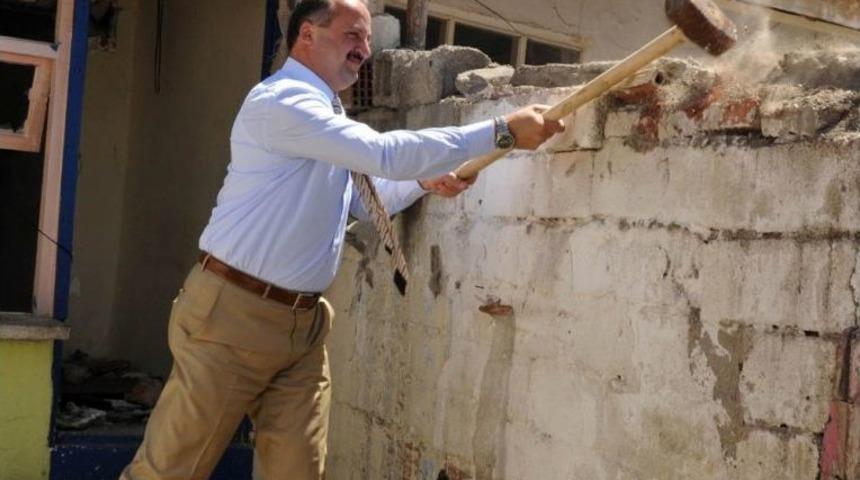 Mamak&rsquo;ta 30 Bin 500 Gecekondu Yıkıldı