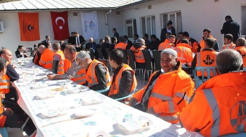 Bakan Yardımcısı Coşkuny&uuml;rek Karayolları İş&ccedil;ileriyle Bir Araya Geldi