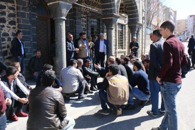 G&uuml;venlik Nedeniyle Trafiğe Kapatılan Cadde Esnafı Eylem Yaptı 1