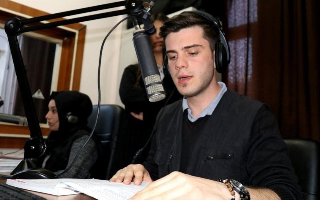 Liseli &Ouml;ğrencileri, G&ouml;rme Engellilerin G&ouml;z&uuml; Oldu