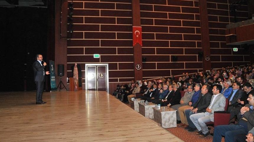 Akşehir&rsquo;de "bilin&ccedil;li Aile Duyarlı Gen&ccedil;" Konferansı