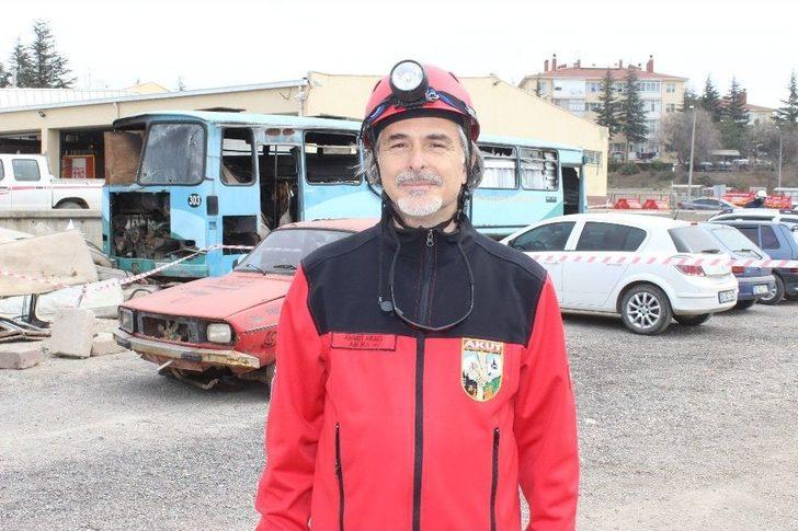 Sıkışmalı Kaza Tatbikatı Gerçeğini Aratmadı G1