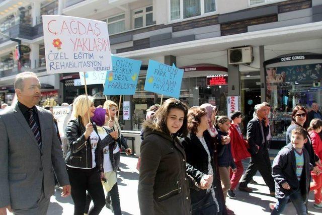 Samsun’da Otizm Farkındalık Yürüyüşü