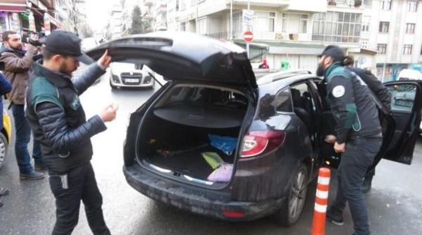 Narkotim Ekiplerinden Okul &Ouml;nlerinde Uyuşturucu Denetimi