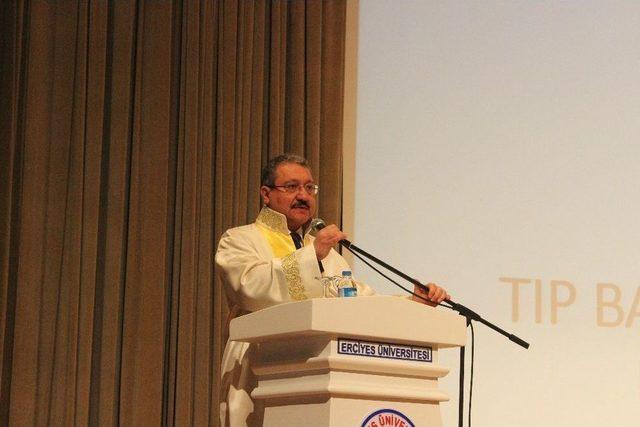 Erü Tıp Fakültesi Dekanı Prof. Dr. Hakan Poyrazoğlu: “tıp Eğitimi Can Çekişiyor”