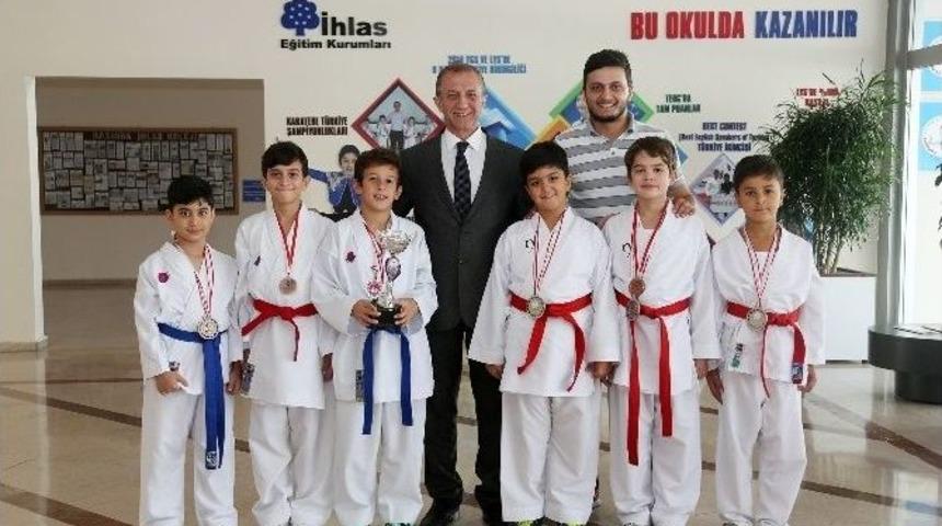 İhlas Eğitim Kurumları Antalya&rsquo;dan &Uuml;&ccedil; Şampiyon &Ccedil;ıkardı