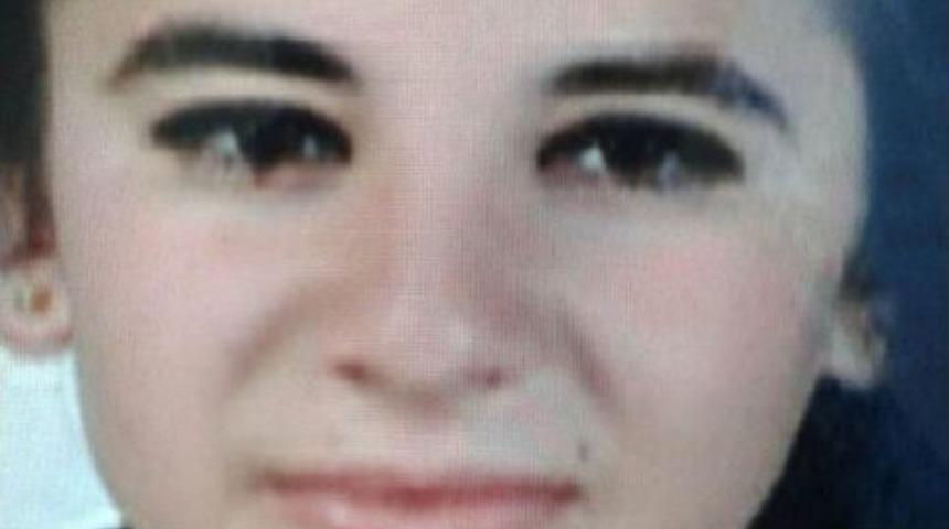 Lise &Ouml;ğrencisi Ayşeg&uuml;l'den Bir Aydır Haber Yok
