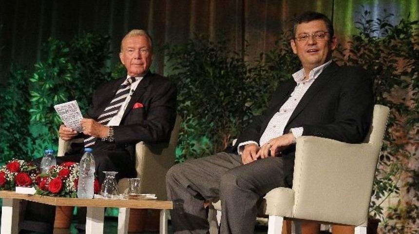 Uğur D&uuml;ndar İle Halk Arenası Bu Kez Karşıyaka&rsquo;da