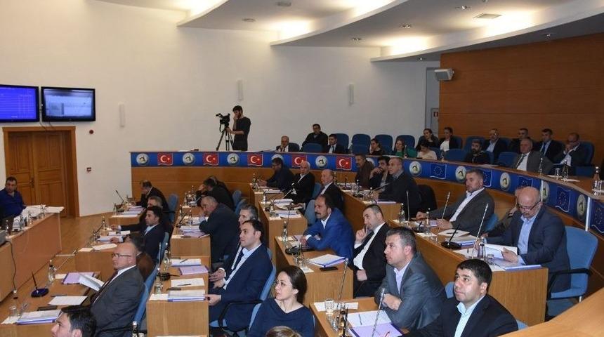 D&uuml;zce Belediyesi Faaliyetleri Onaylandı