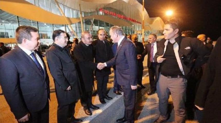 Bakan &Ouml;zl&uuml;'n&uuml;n Programına Cumhurbaşkanlığı Iptali