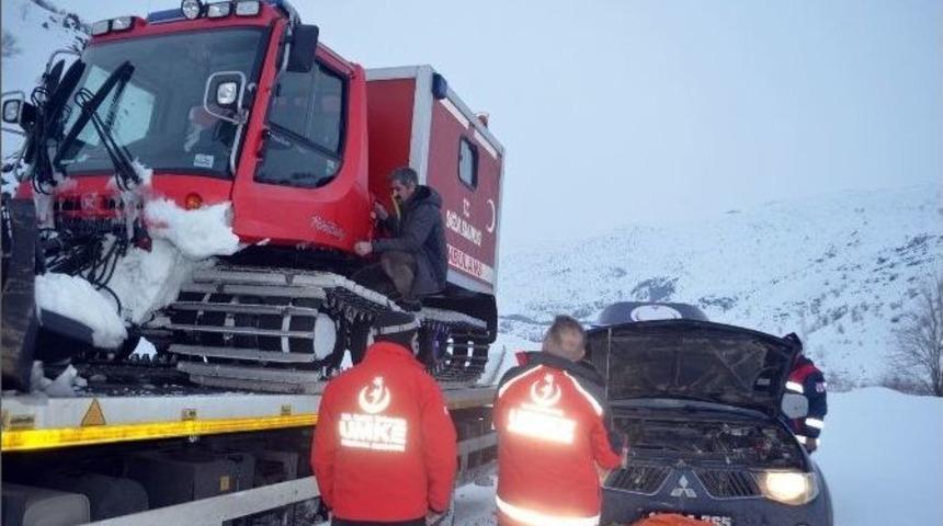 Kar Y&uuml;z&uuml;nden Mahsur Kalan Hasta 8 Saatlik Operasyonla Kurtarıldı