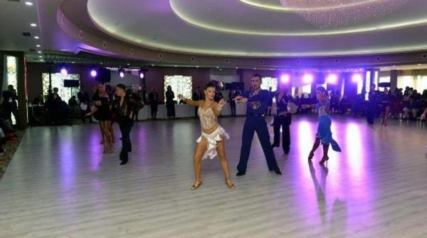 Uluslararası Dans Yarışmasında T&uuml;rk &Ccedil;ift Birinci Oldu