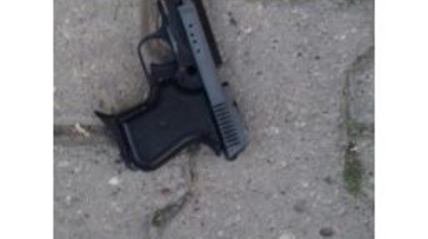 Boş Tabanca Doğrulttu, T&uuml;fekle &Ouml;ld&uuml;r&uuml;ld&uuml;