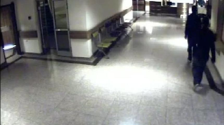 Hastaların Cep Telefonunu Aldığı Iddiasıyla Yakalandı