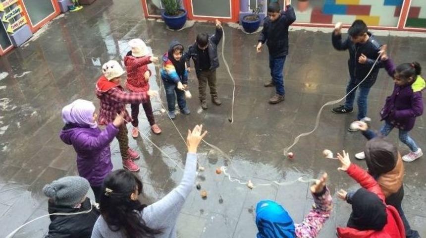 Eski Oyun Ve Oyuncaklar Yeniden Canlanıyor