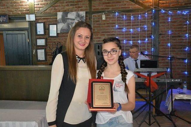 Başarılı &Ouml;ğrenciler &Ouml;d&uuml;llendirildi 2