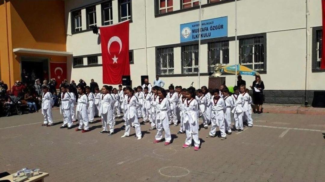 25. D&ouml;nem Ak Parti Milletvekili Yaşar Karayel: "bu Nesli Vatanını Seven Bir Nesil Olarak Yetiştirmek Hepimizin G&ouml;revidir"