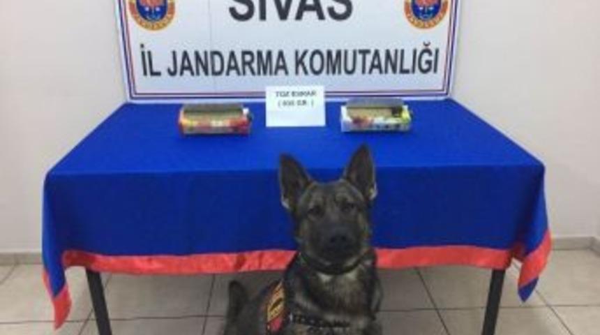 Meyve Suyu Kutuları İ&ccedil;erisinde Esrar Yakalandı