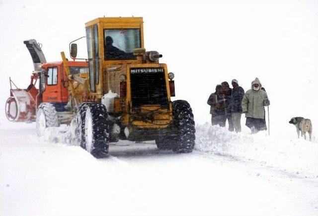 Doğu Anadolu’da Ulaşıma Kar Ve Tipi Engeli