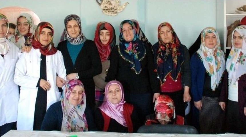 Bitlisli Kadınlar Hem Öğreniyor Hem Kazanıyor